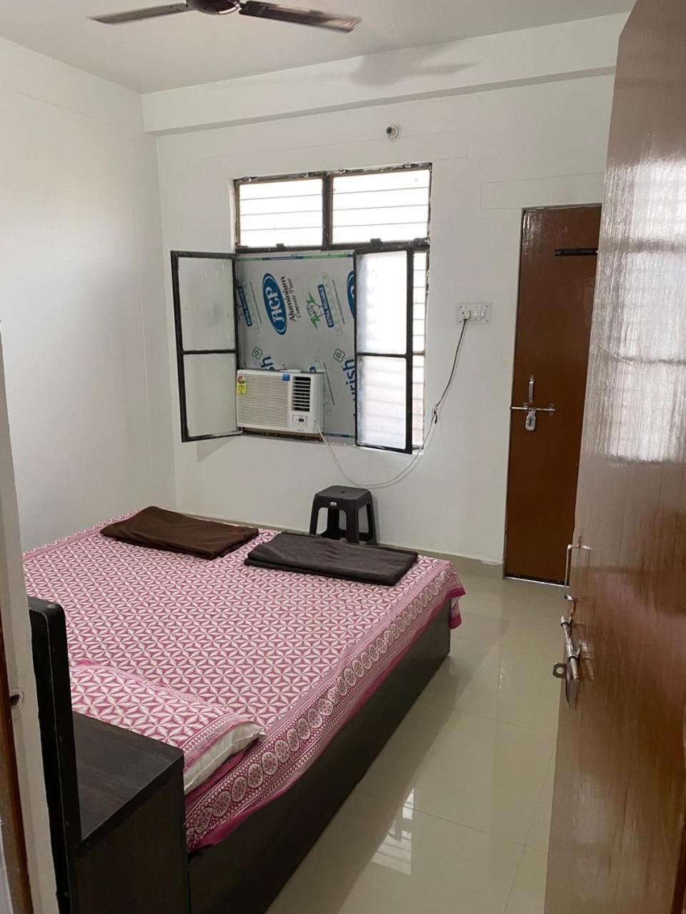 Sriram Homestay 01 Km To Sri Ram Mandir Ayodhya Экстерьер фото